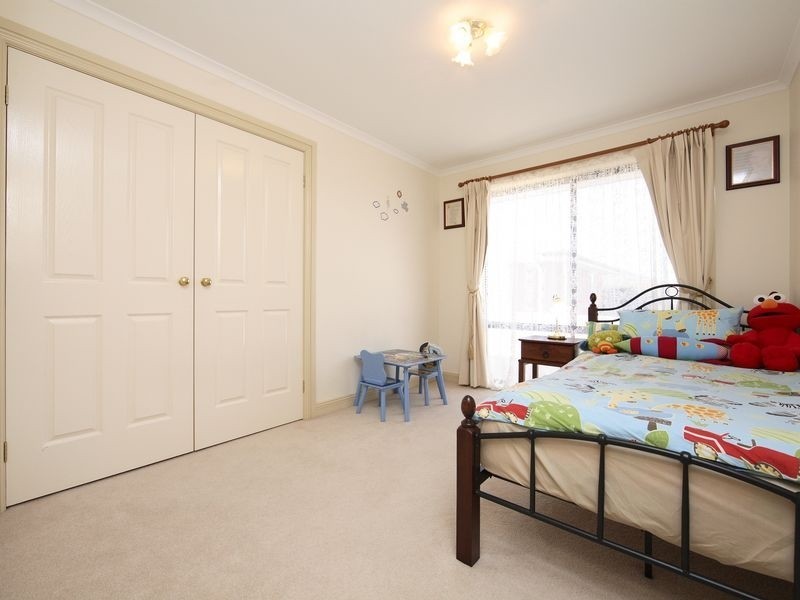 10 Tarrant Crescent, Dunlop ACT 2615