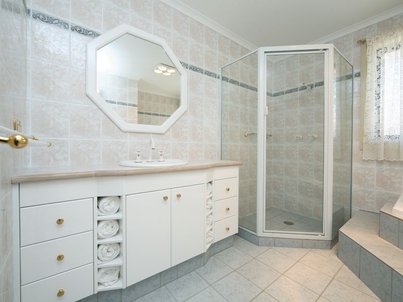 10 Tarrant Crescent, Dunlop ACT 2615