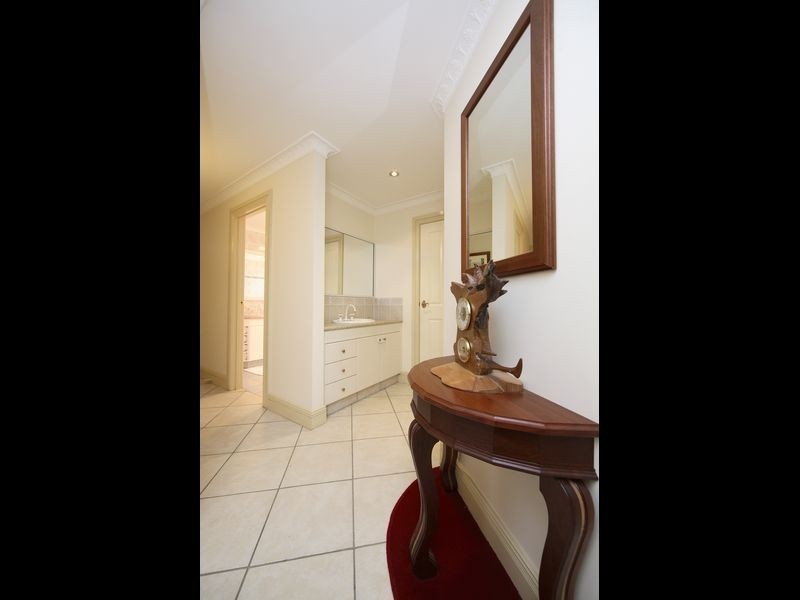 10 Tarrant Crescent, Dunlop ACT 2615