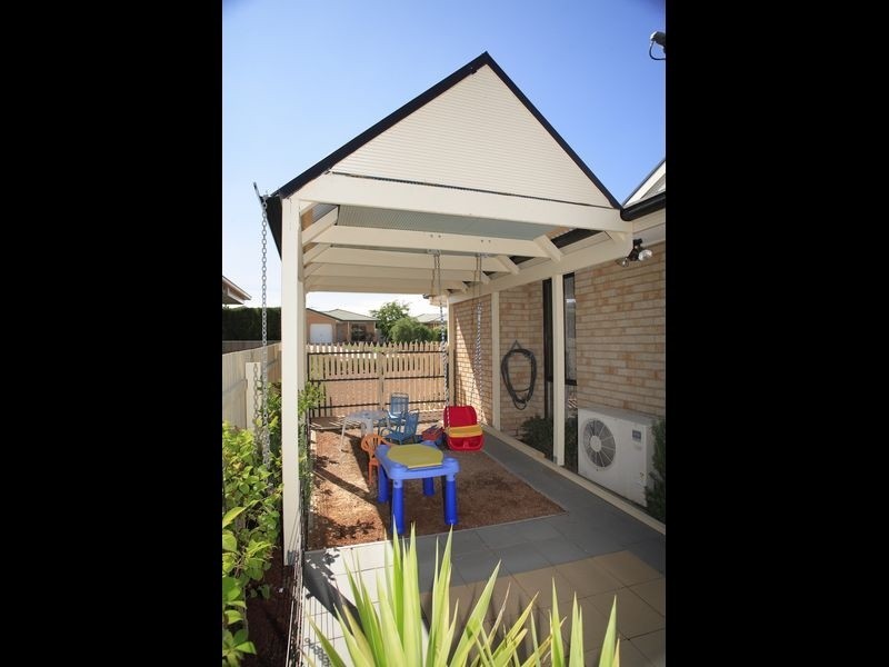 10 Tarrant Crescent, Dunlop ACT 2615