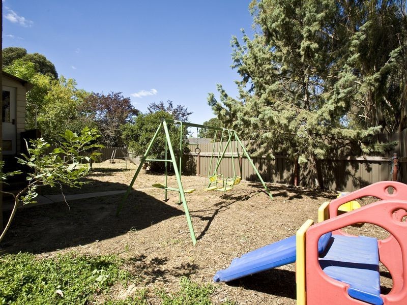 11 Sadleir Place, Charnwood ACT 2615