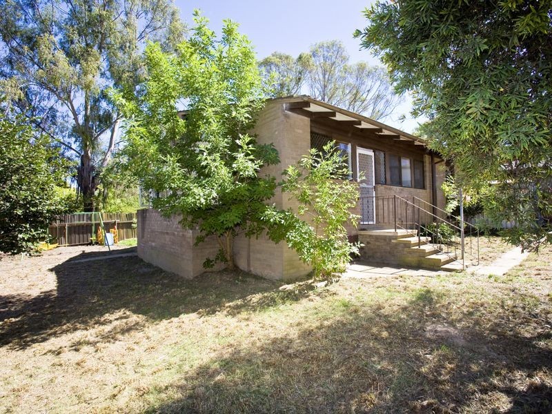 11 Sadleir Place, Charnwood ACT 2615