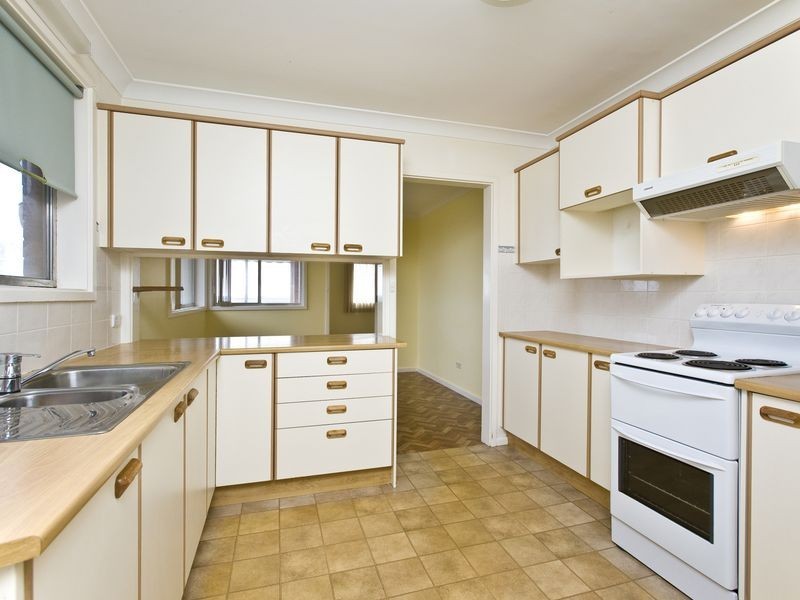 16 Glasgow Street, Hughes ACT 2605