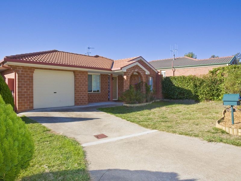 8 Slight Place, Holt ACT 2615