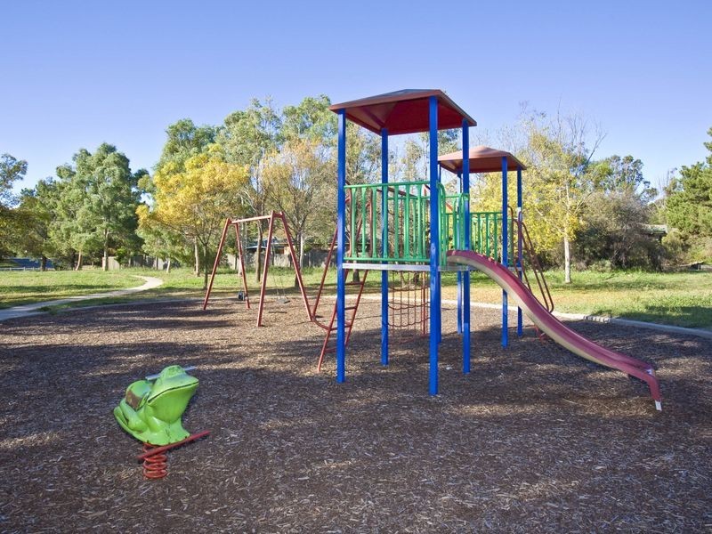 8 Slight Place, Holt ACT 2615