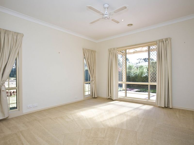 35 Burrumarra Avenue, Ngunnawal ACT 2913