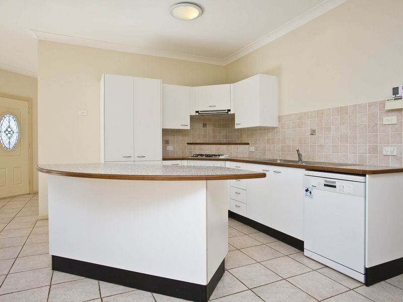 35 Burrumarra Avenue, Ngunnawal ACT 2913