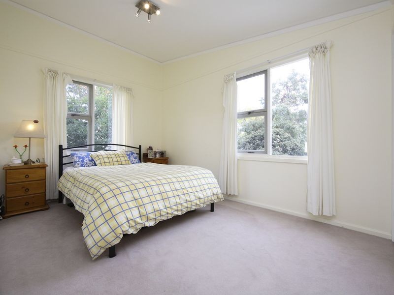 86 Walker Crescent, Narrabundah ACT 2604