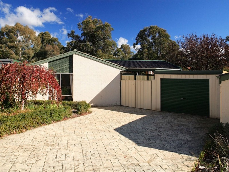 28 Stanfield Close, Kambah ACT 2902