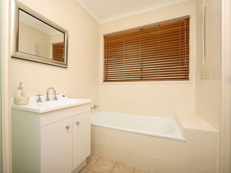 28 Stanfield Close, Kambah ACT 2902