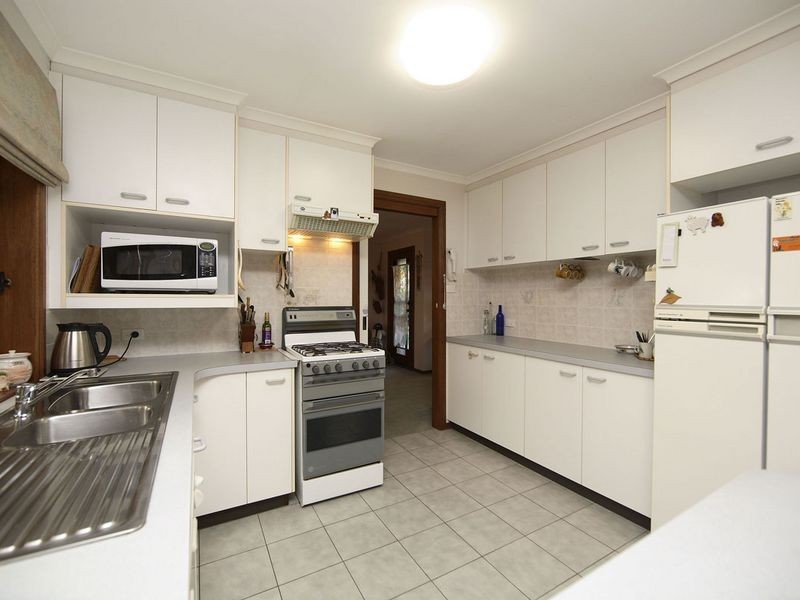 5 Jasmine Gardens, Jerrabomberra NSW 2619