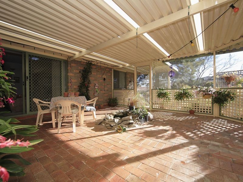5 Jasmine Gardens, Jerrabomberra NSW 2619