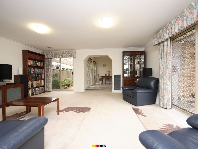 10 Tungun Street, Narrabundah ACT 2604