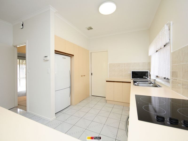 10 Tungun Street, Narrabundah ACT 2604
