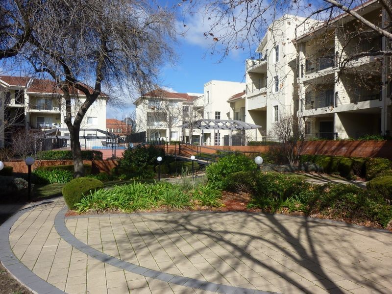 42/6 Empire Circuit, Forrest ACT 2603