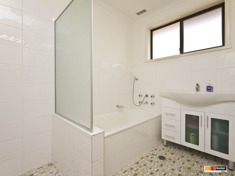 13 Warby Place, Charnwood ACT 2615