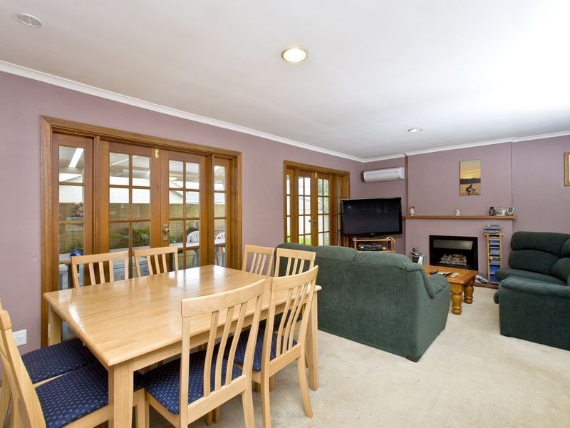 3 Narambi Street, Narrabundah ACT 2604
