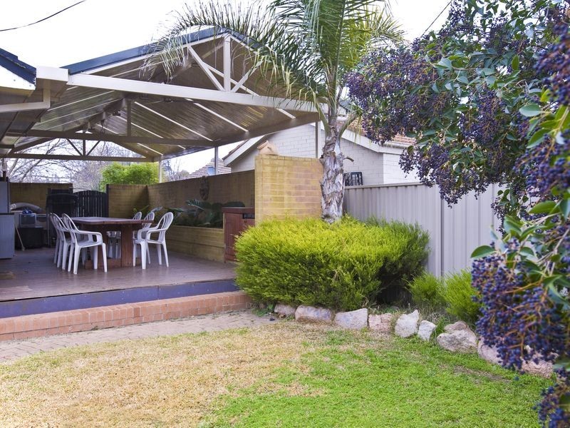 3 Narambi Street, Narrabundah ACT 2604