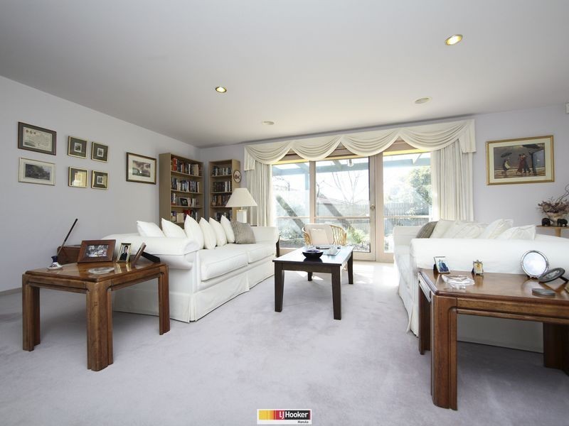 16 Corrigan Place, Isaacs ACT 2607