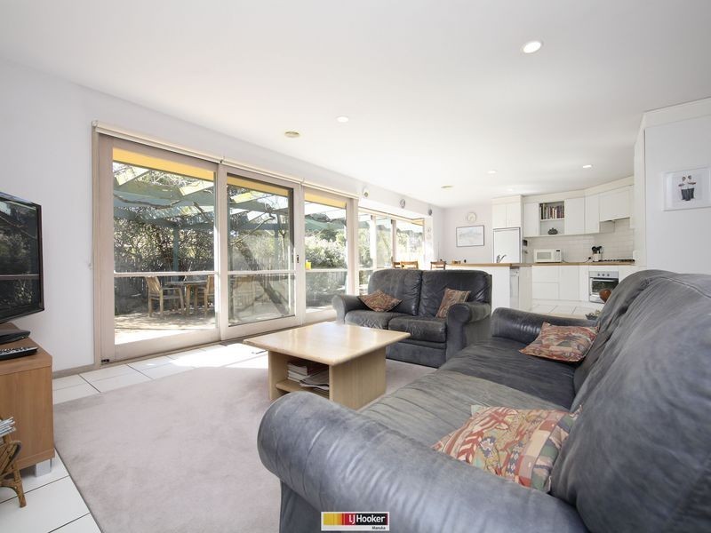 16 Corrigan Place, Isaacs ACT 2607