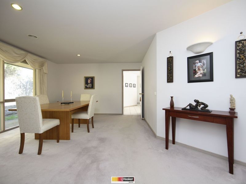 16 Corrigan Place, Isaacs ACT 2607