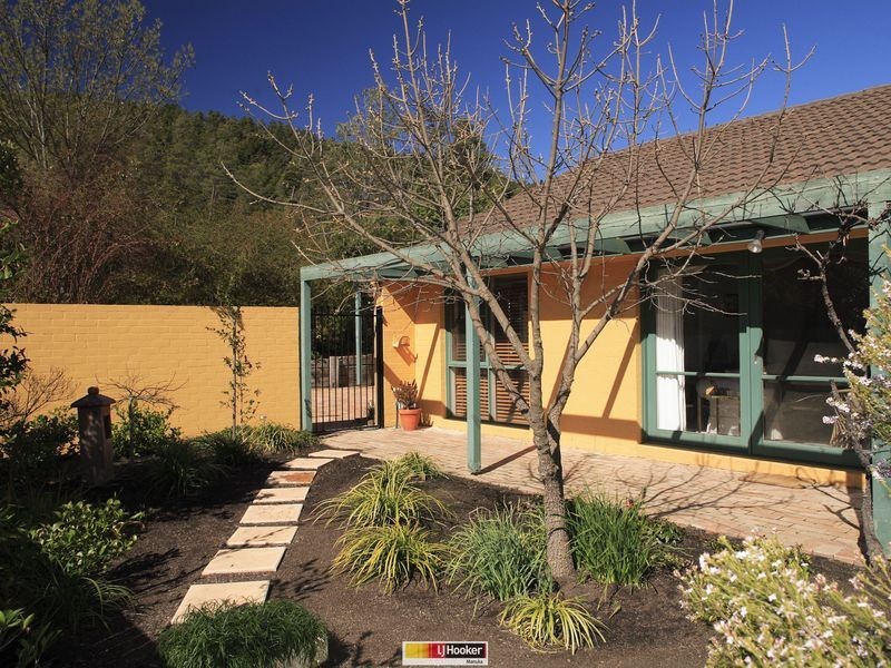 16 Corrigan Place, Isaacs ACT 2607