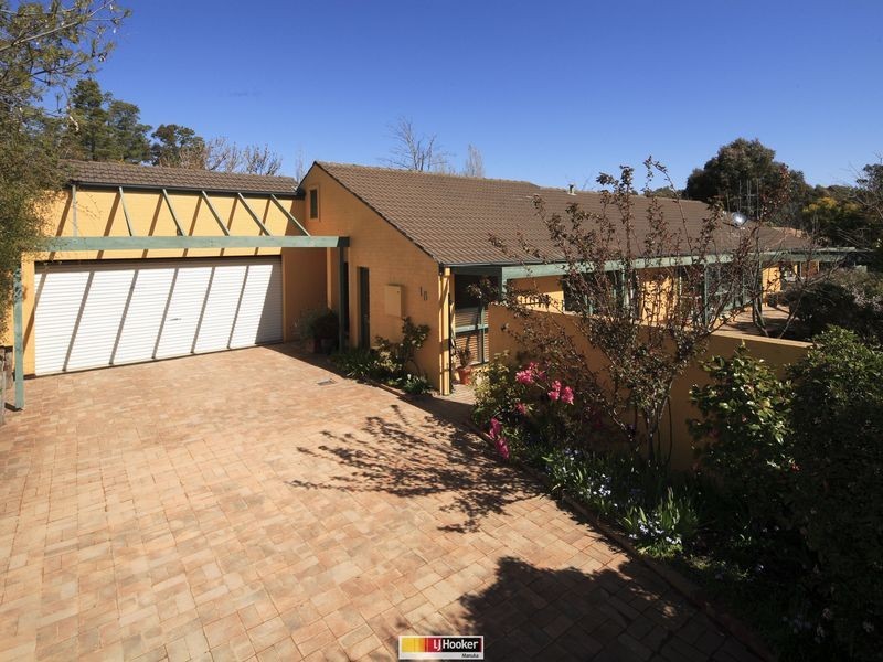 16 Corrigan Place, Isaacs ACT 2607