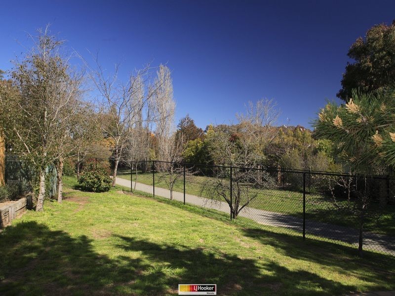 16 Corrigan Place, Isaacs ACT 2607