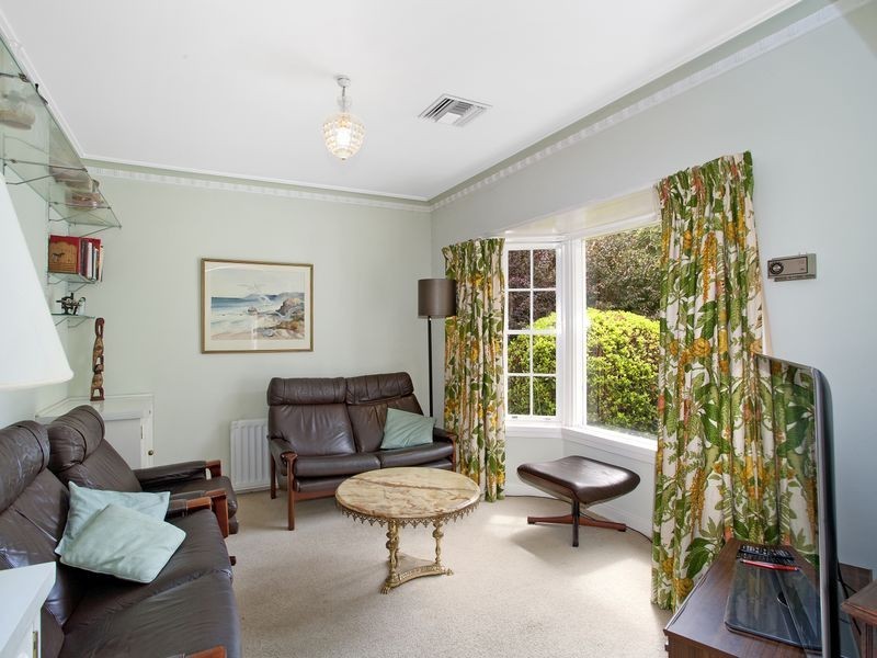 10 Dampier Crescent, Forrest ACT 2603