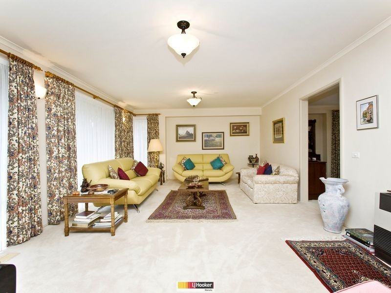 104 Hawkesbury Crescent, Farrer ACT 2607