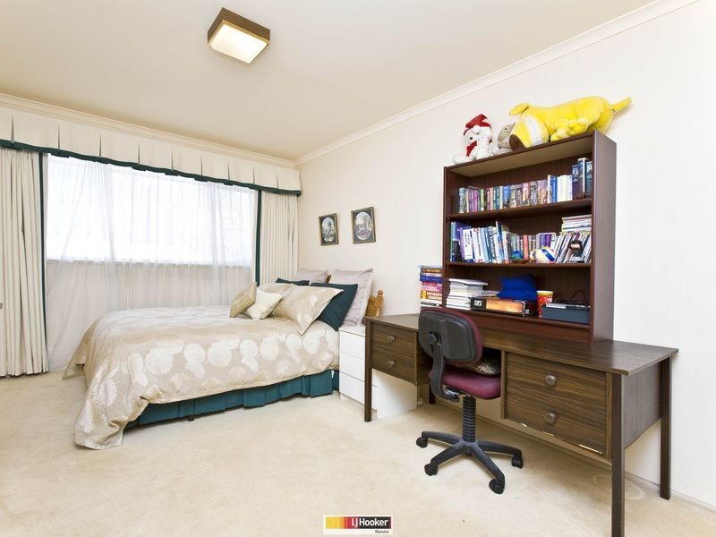 104 Hawkesbury Crescent, Farrer ACT 2607