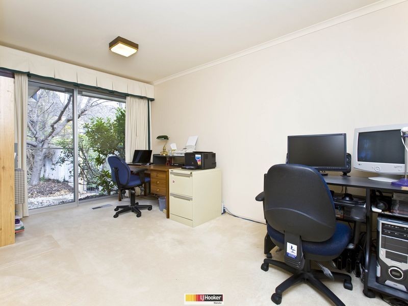 104 Hawkesbury Crescent, Farrer ACT 2607