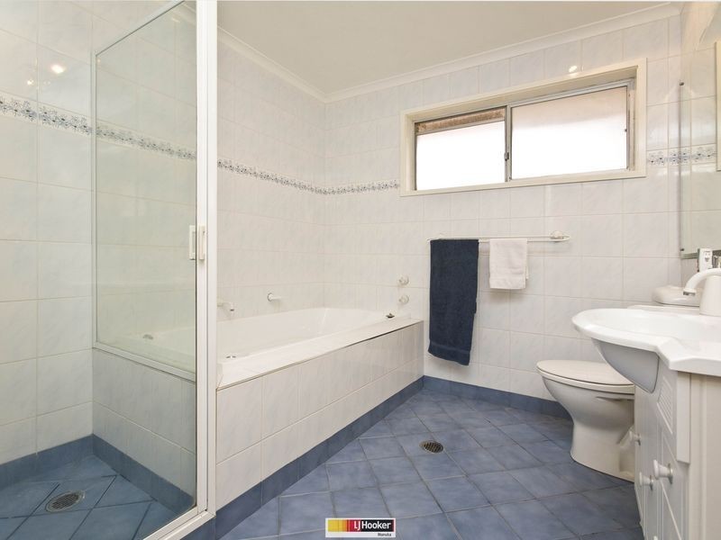 104 Hawkesbury Crescent, Farrer ACT 2607