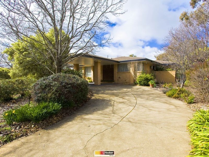 104 Hawkesbury Crescent, Farrer ACT 2607