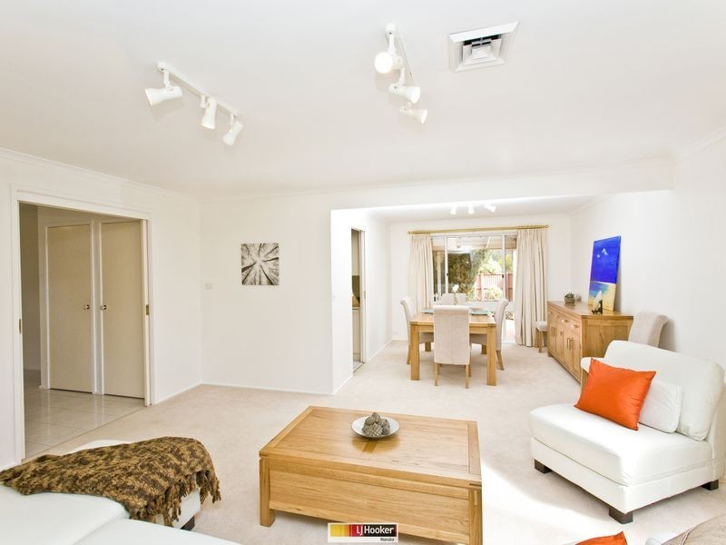 37 Rowntree Crescent, Isaacs ACT 2607