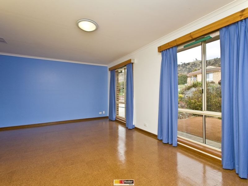 4 Mattingley Court, Banks ACT 2906