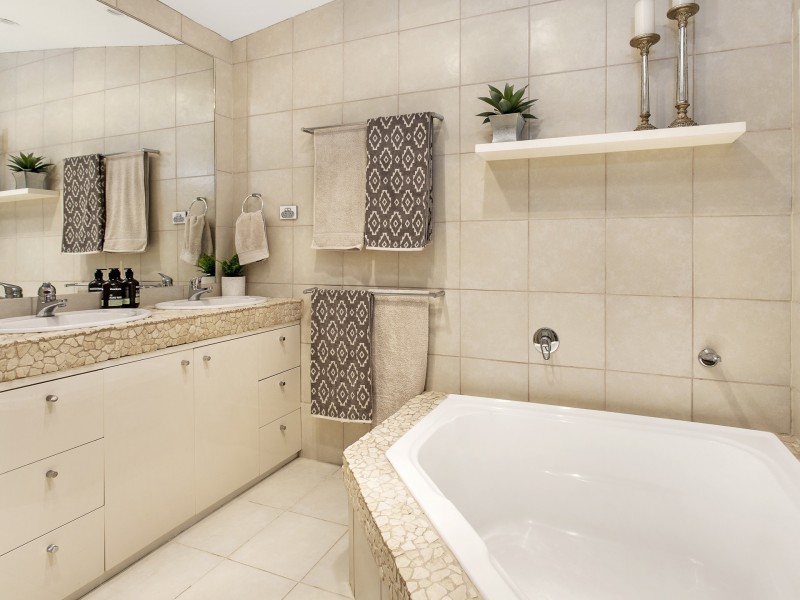 71 Walker Crescent, Narrabundah ACT 2604