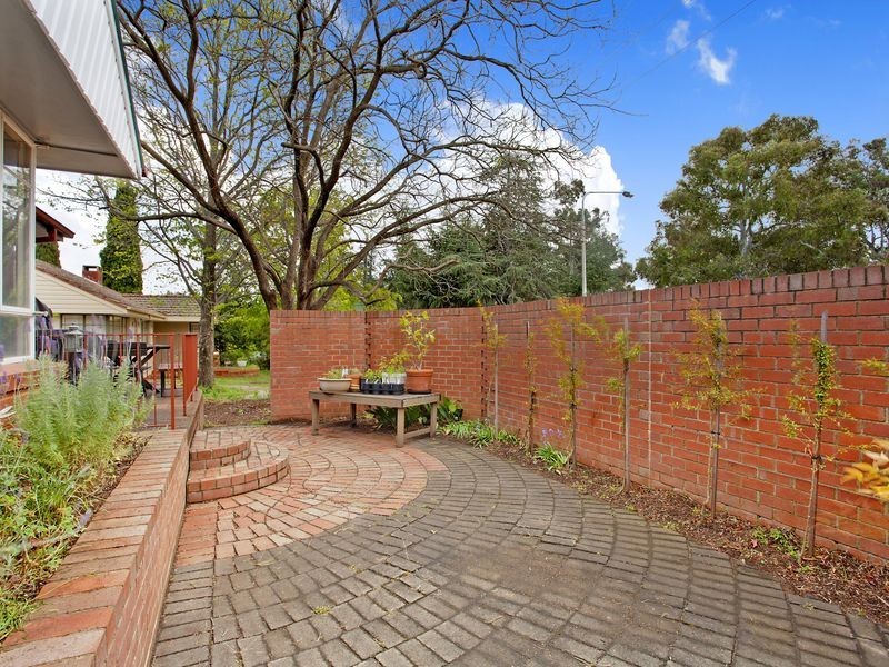 72 Captain Cook Crescent, Griffith ACT 2603