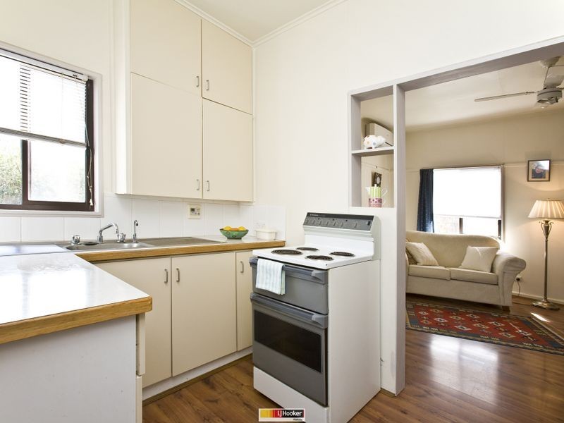 7 Binya Place, Narrabundah ACT 2604