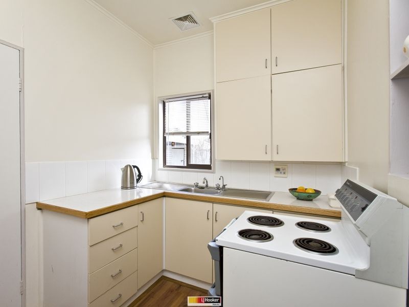 7 Binya Place, Narrabundah ACT 2604