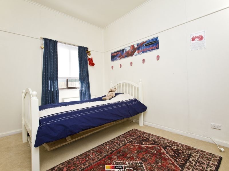 7 Binya Place, Narrabundah ACT 2604