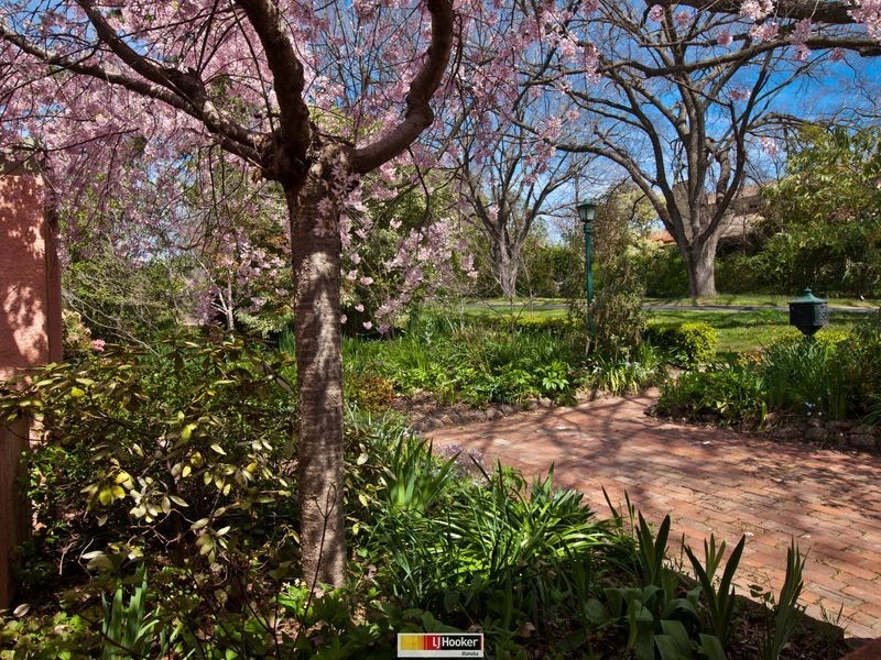 9 Grant Crescent, Griffith ACT 2603
