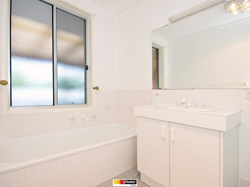 62 Jensen Street, Hughes ACT 2605