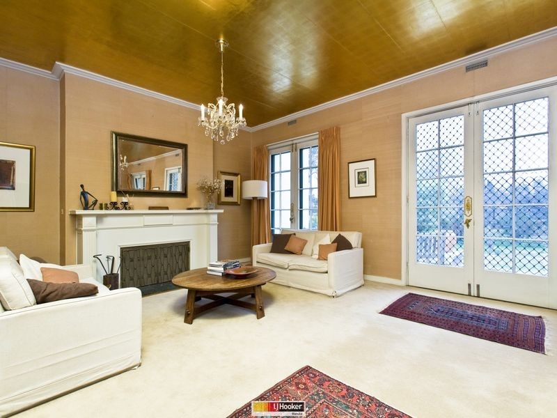 17 Canterbury Crescent, Deakin ACT 2600