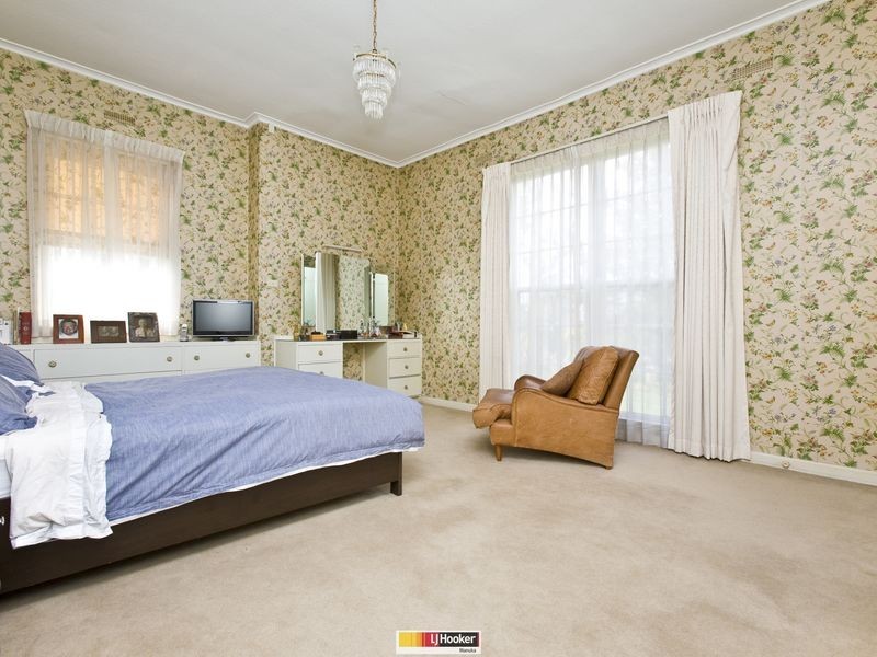 17 Canterbury Crescent, Deakin ACT 2600