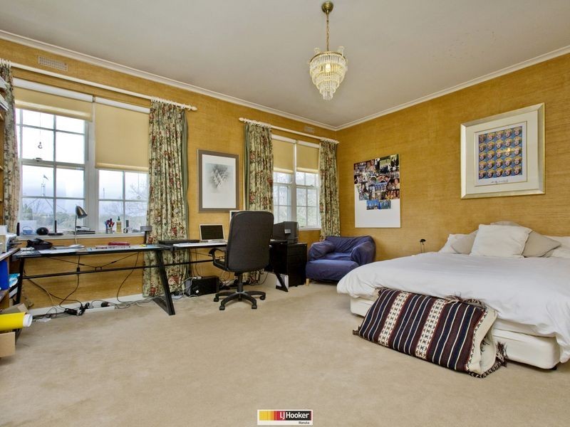 17 Canterbury Crescent, Deakin ACT 2600