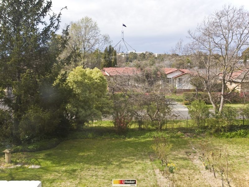 17 Canterbury Crescent, Deakin ACT 2600