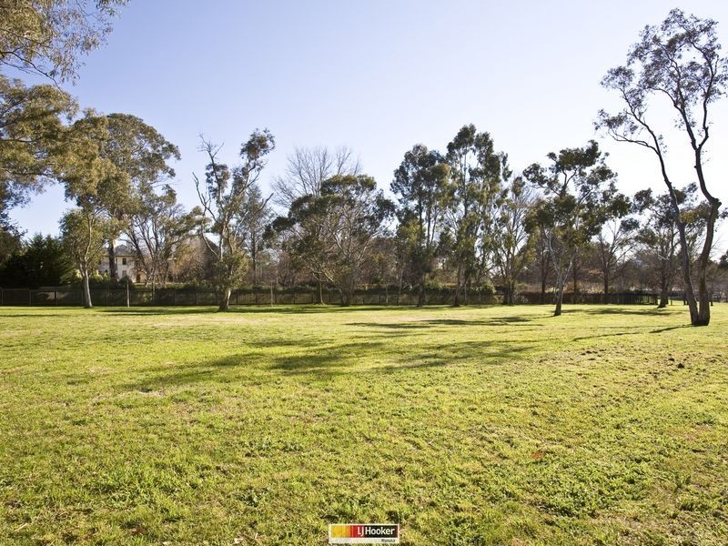 17 Canterbury Crescent, Deakin ACT 2600