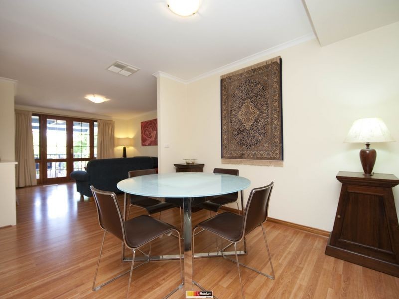 4 Shore Place, Weston ACT 2611
