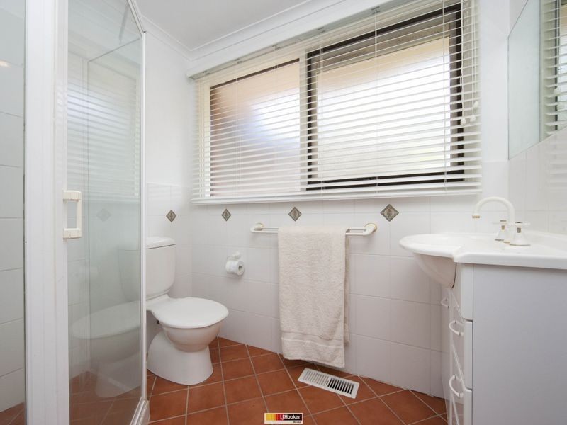 4 Shore Place, Weston ACT 2611